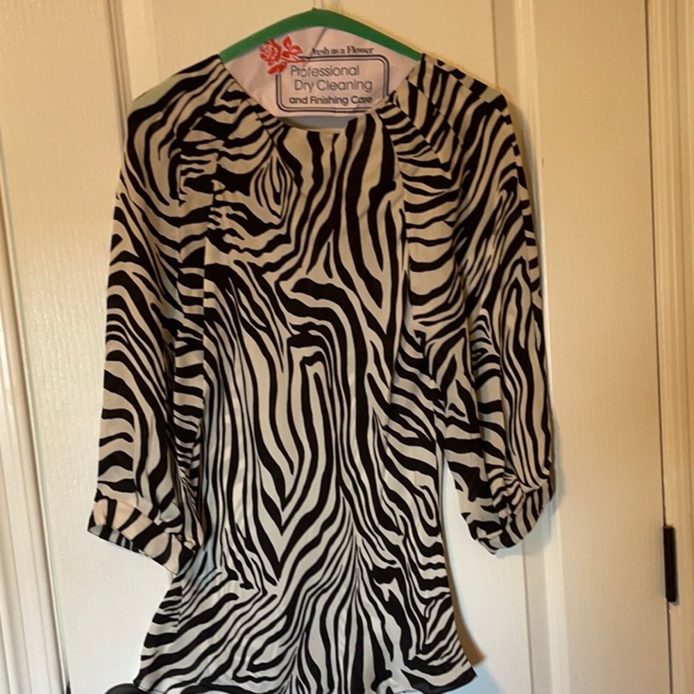 Ann Klein black and white print